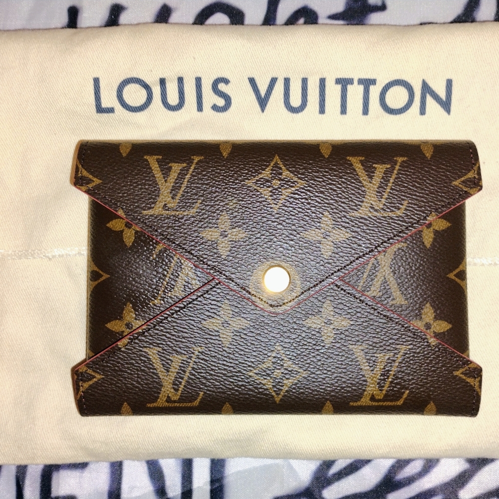 Louis Vuitton Medium Kirigami Pochette